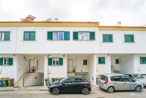 Home / Villa met 4 Kamers in Setúbal met 146,00 m²