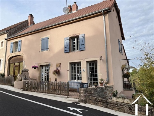 Renovated village house, bed and breakfast and swimming pool