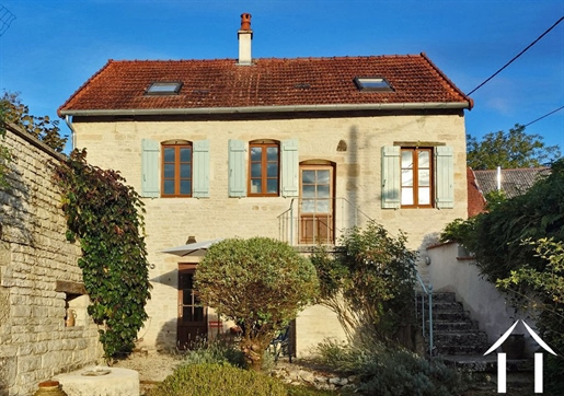 Stenen huis met twee slaapkamers te koop in Noord-Bourgondië
