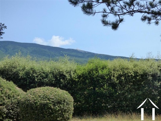 Property for lovers of nature and Ventoux!