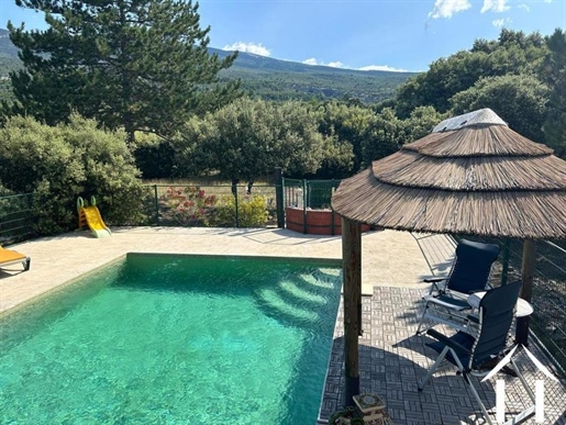 Property for lovers of nature and Ventoux!