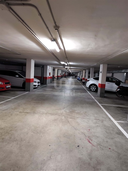 Parkplatz / Garage / Box - 15.00 m2