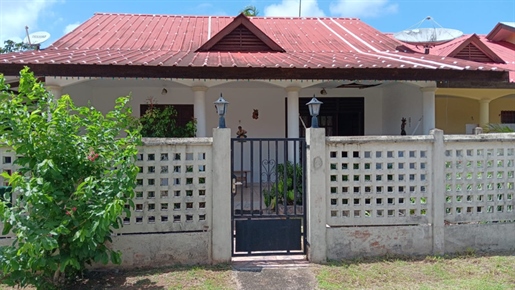 Dpt Guyane (973), à vendre maison P4 de 100 m²