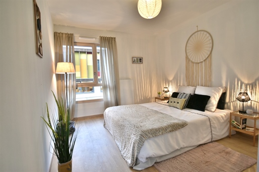 Trevoux (01) - Appartement T5 de 110 m² avec terrasse et jardinet