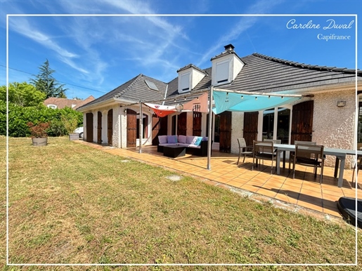 Dpt Gironde (33), for sale Cestas limit Gradignan, Large Property with swimming pool, garage