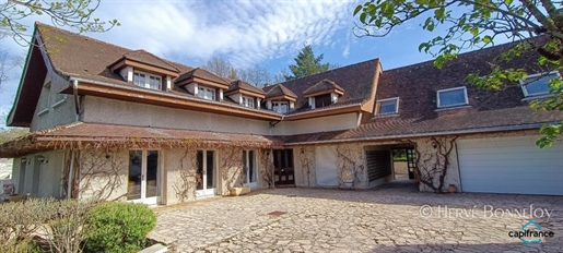 Dpt Puy de Dôme (63), for sale Thiers house P13 of 227 m² - Land of 3,011.00 m²