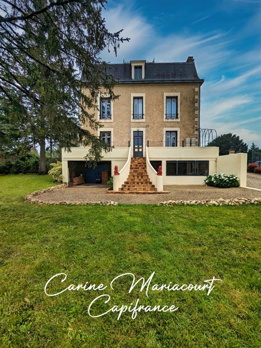 Saint Maixent L'Ecole (79) Mansion with swimming pool - 5 bedrooms - Enclosed land of 1203 m2