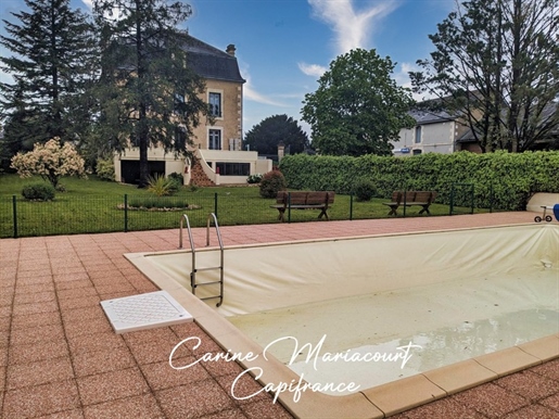 Saint Maixent L'Ecole (79) Herenhuis met zwembad - 5 slaapkamers - Omheind terrein van 1203 m2
