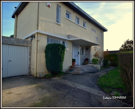 Dpt Seine Saint Denis (93), zu verkaufen Haus P5 - Grundstück von 1.500,00 m²