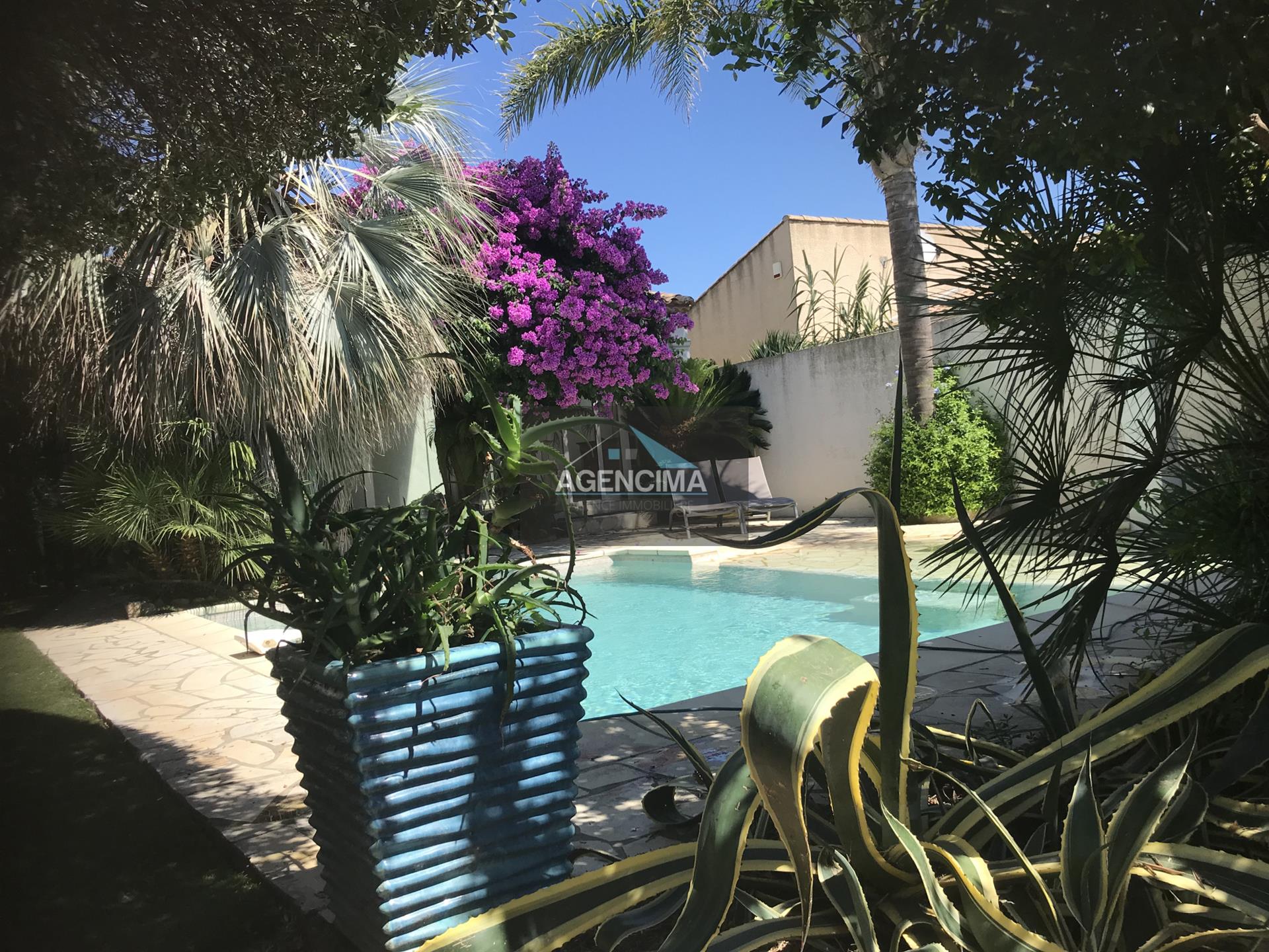 Large and beautiful villa with garden and swimming pool