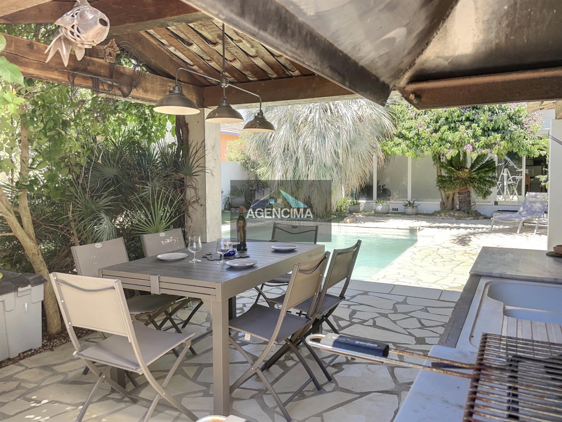 Large and beautiful villa with garden and swimming pool