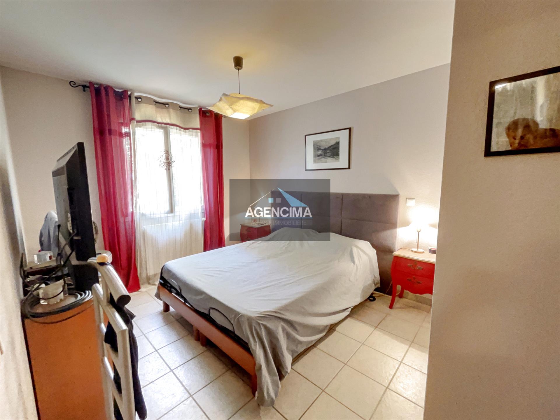 Large and beautiful villa with garden and swimming pool