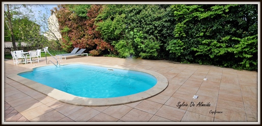 Dpt Saône et Loire (71), à vendre Charnay Les Macon propriété P8 de 290 m² - Terrain de 873,00 m²