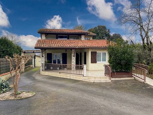 Dpt Gers (32), for sale Riscle P6 house of 200 m² of living space + 2 garages on 550 m² of land