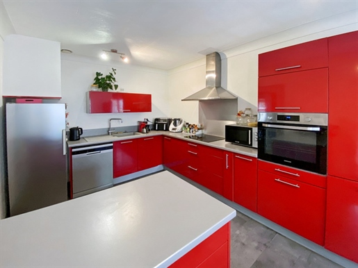 Dpt Gers (32), à vendre Riscle maison P6 de 200 m² habitables + 2 garages sur 550 m² de terrain
