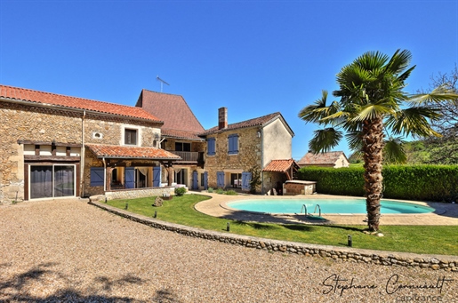 Renovated stone house of 180m² with swimming pool