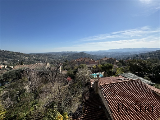 Beautiful view for this T4 village house of 73 m2 in Magagnosc.