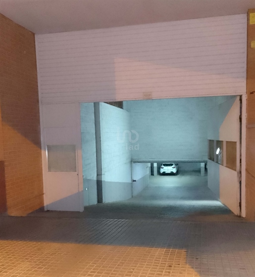 Aparcamiento / garaje / caja - 11.00 m2