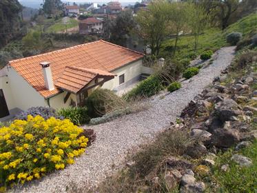 Комфортабельный отдельно стоящий дом с видом на Серра-да-Эштрела