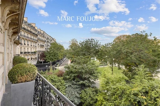 Paris Xvi Appartement De Reception Avenue Foch Avec Balcon Et Vue