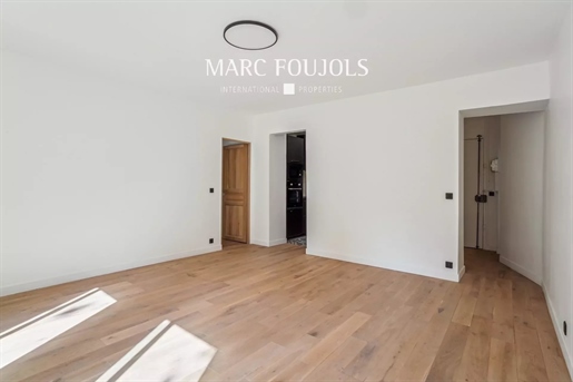 Paris XVIII La fourche - 2-room apartment refurbished