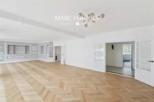 Paris Xvi Porte Dauphine - appartement familial de 182 m² au 3ème étage avec balcons