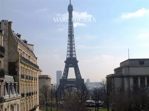 Appartement avec vue tour Eiffel Place du Trocadéro