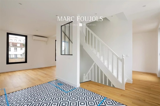 Suresnes - Renovated air-conditioned house with garage and terraces - 7 rooms - 4/5 bedrooms - 207m2