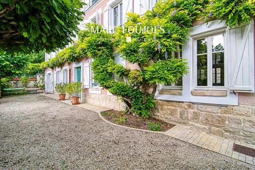 Charming property 32 km from Paris