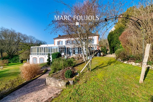 Charming property just 32 kms from Paris...