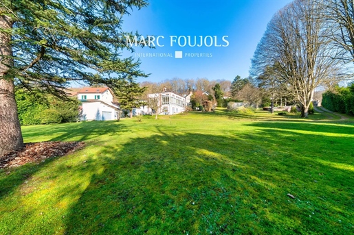 Charming property just 32 kms from Paris...