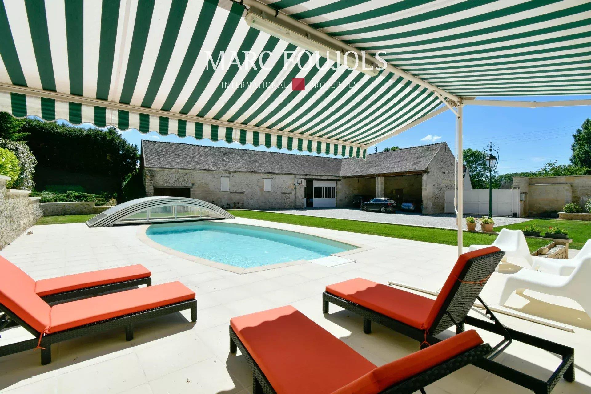 Eighteenth-century property with heated swimming pool
