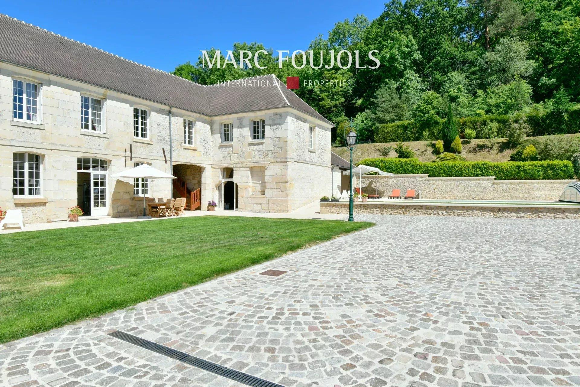 Eighteenth-century property with heated swimming pool
