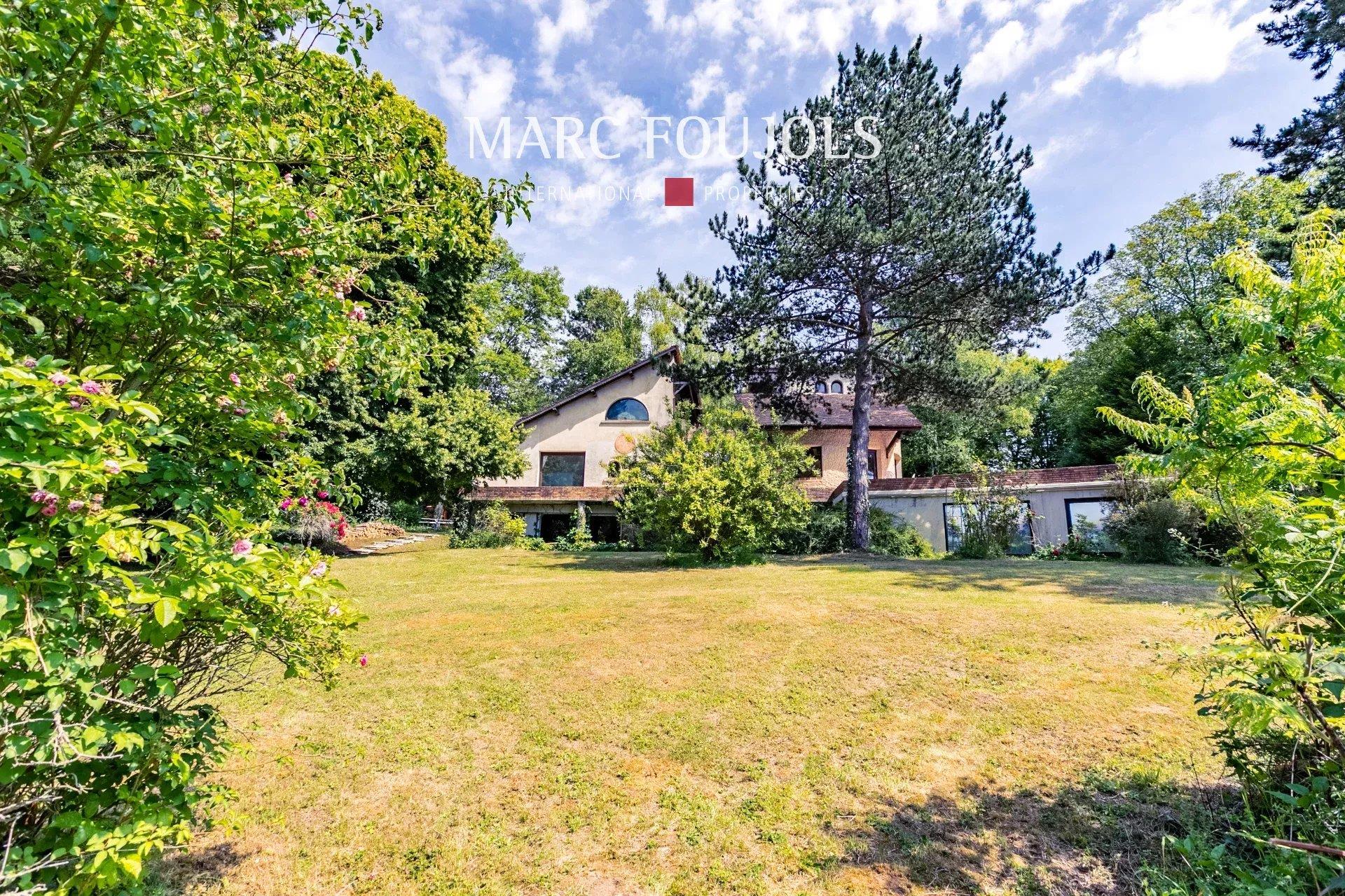 House in lush greenery 15 minutes from Chantilly