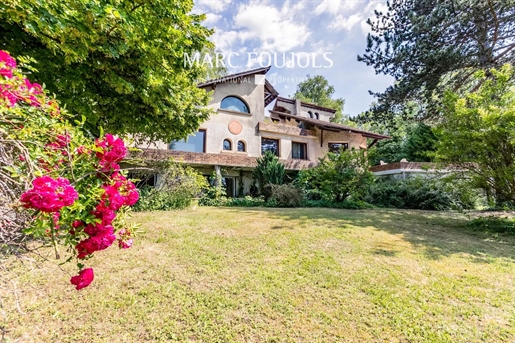 House in lush greenery 15 minutes from Chantilly