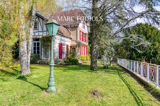 L'isle Adam: Anglo-Norman house 220 m² on a wooded land of 8000 m²