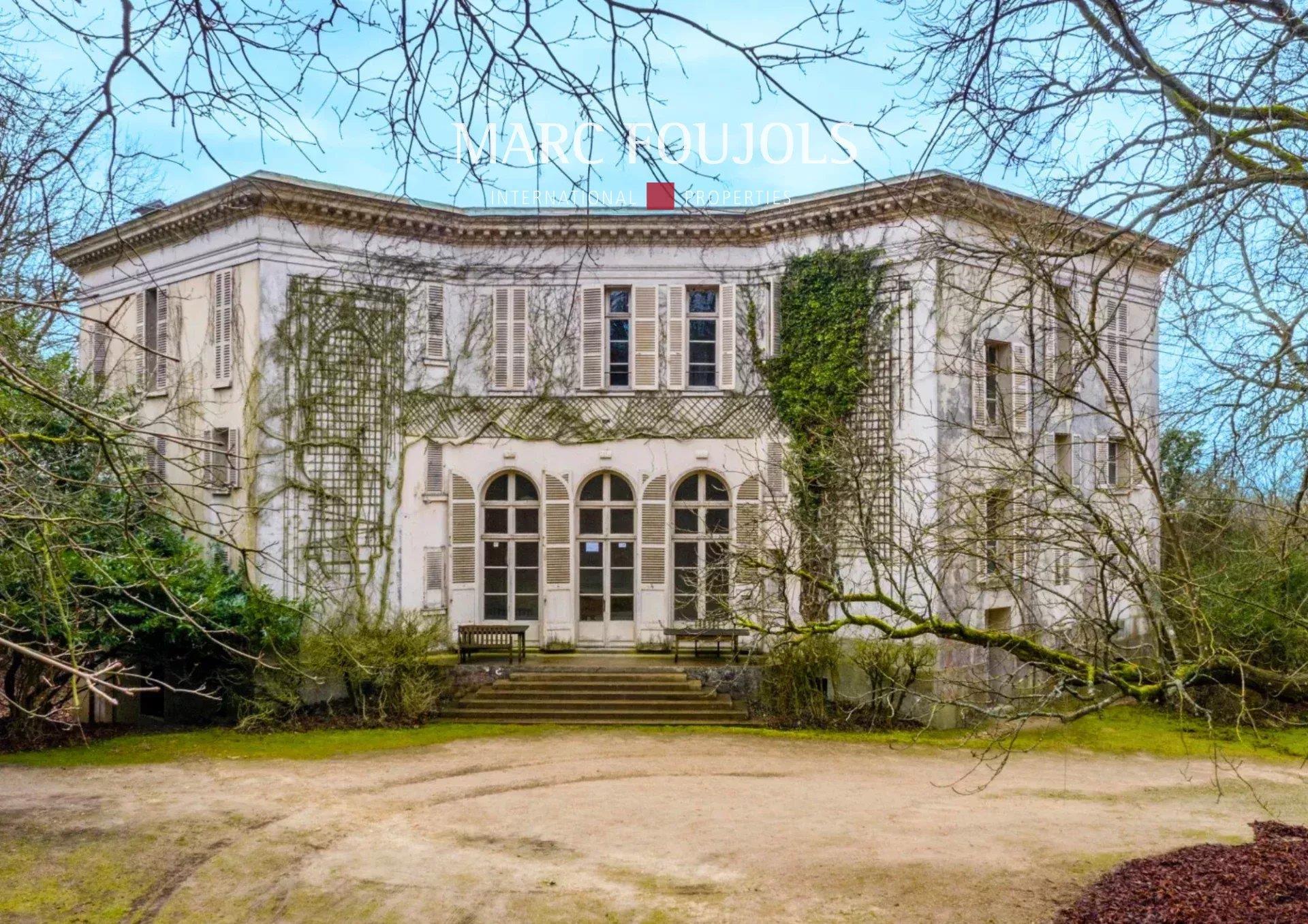 Exclusive Estate Near Paris: Castle with Development Potential for Luxury Hotel and Spa