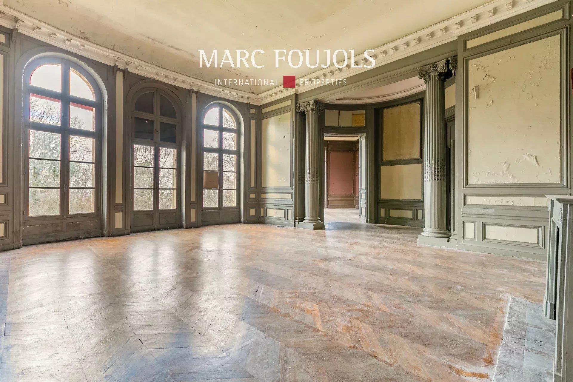 Exclusive Estate Near Paris: Castle with Development Potential for Luxury Hotel and Spa