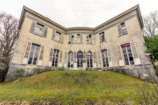 Exclusive Estate Near Paris: Castle with Development Potential for Luxury Hotel and Spa