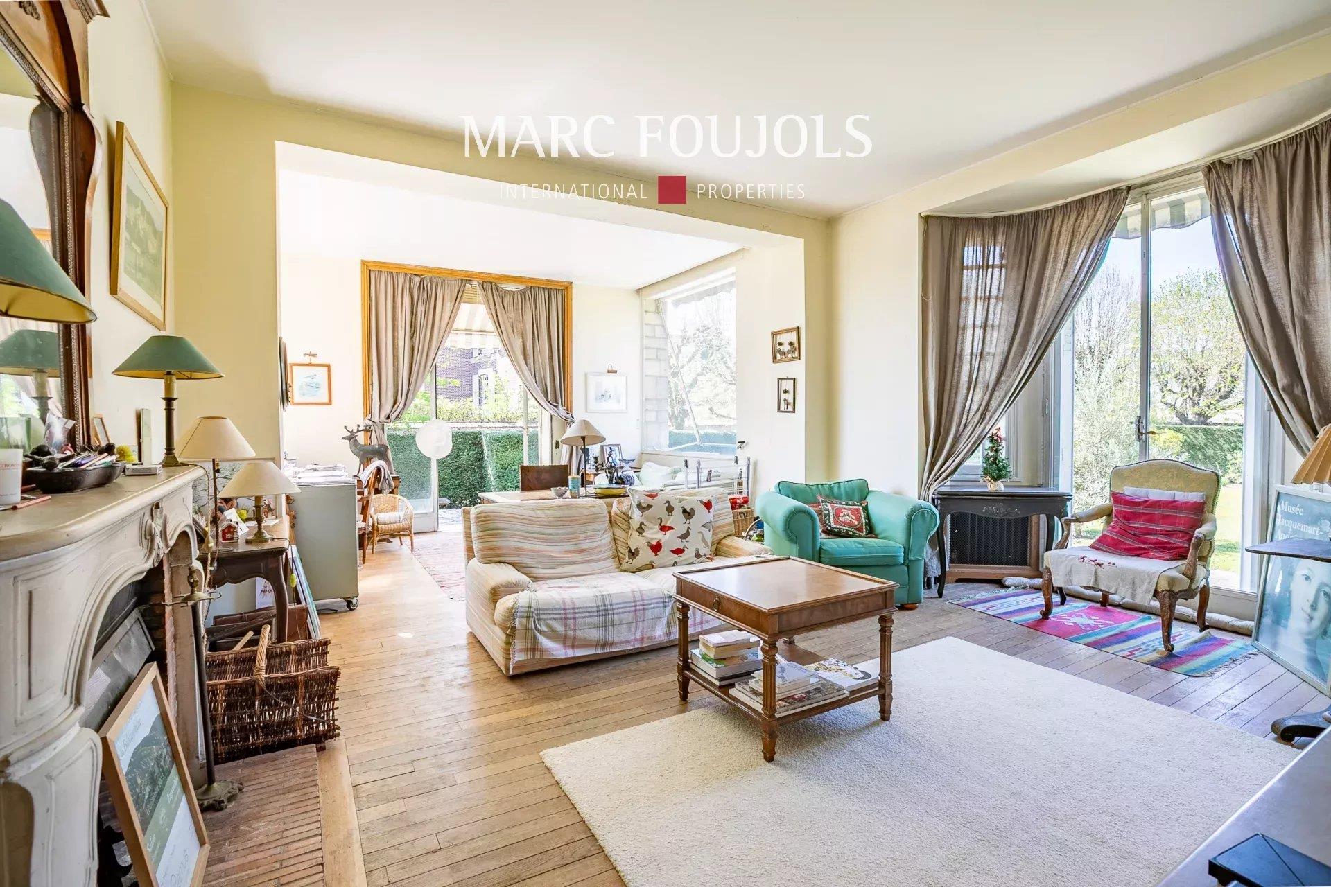 Chantilly Train Station Property 8 Bedrooms