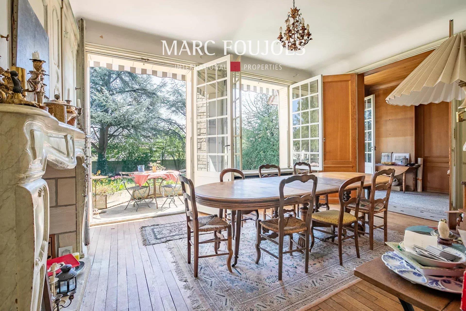 Chantilly Train Station Property 8 Bedrooms