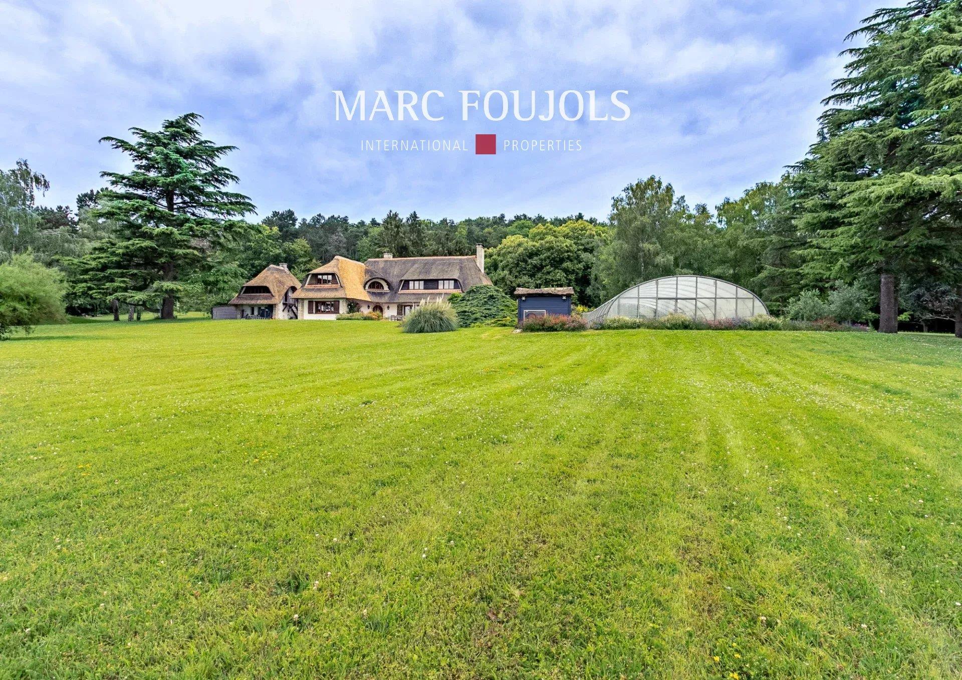 Country house in a park of 2.5 hectares