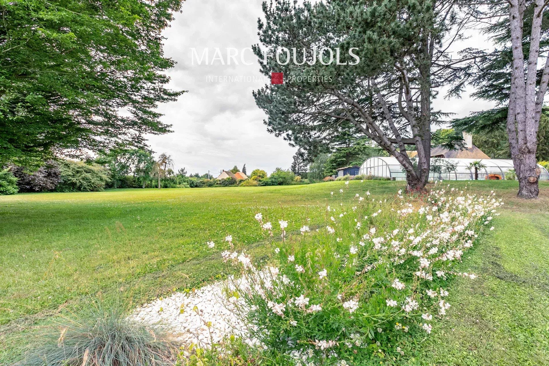 Country house in a park of 2.5 hectares