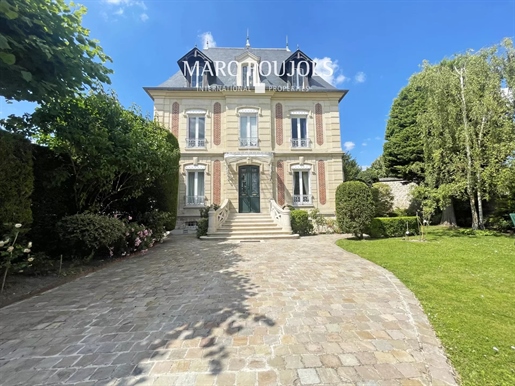 Charming residence in L'Isle Adam town center