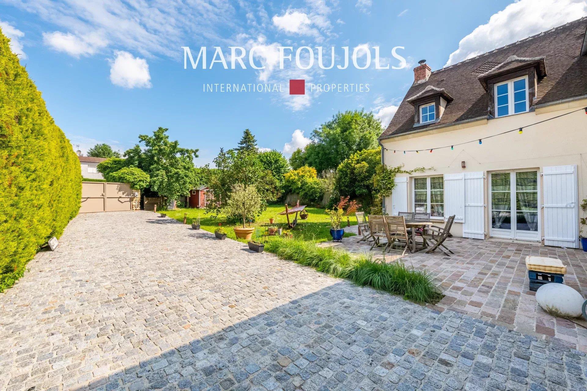 Family home on the outskirts of Senlis