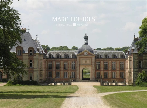 Château de Pontchartrain -T3 renovado con aparcamiento - 52% terreno