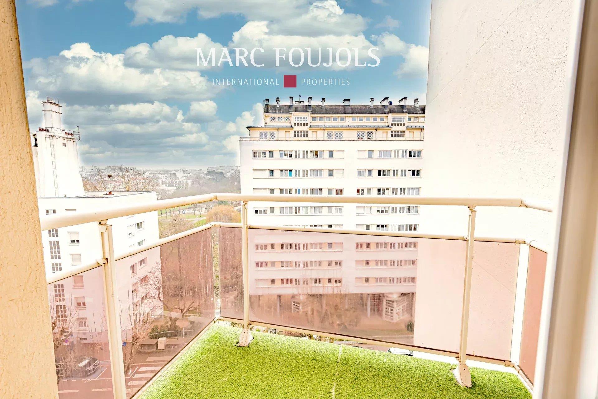 Issy les Moulineaux - Charmant 3 pièces totalement rénové avec balcon, cave et parking