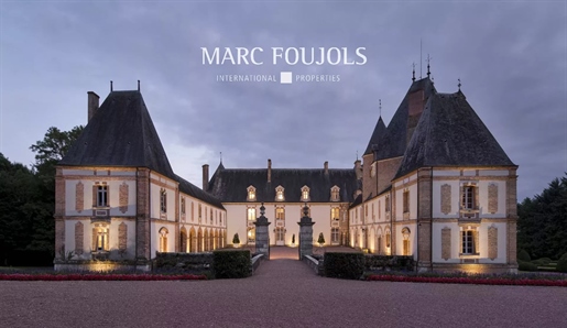 A château near Gien in perfect condition 180 km from Paris 2 900 000 euros