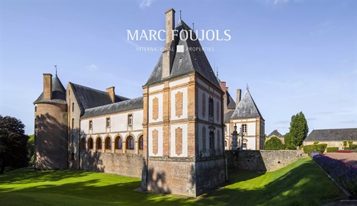A château near Gien in perfect condition 180 km from Paris 2 900 000 euros
