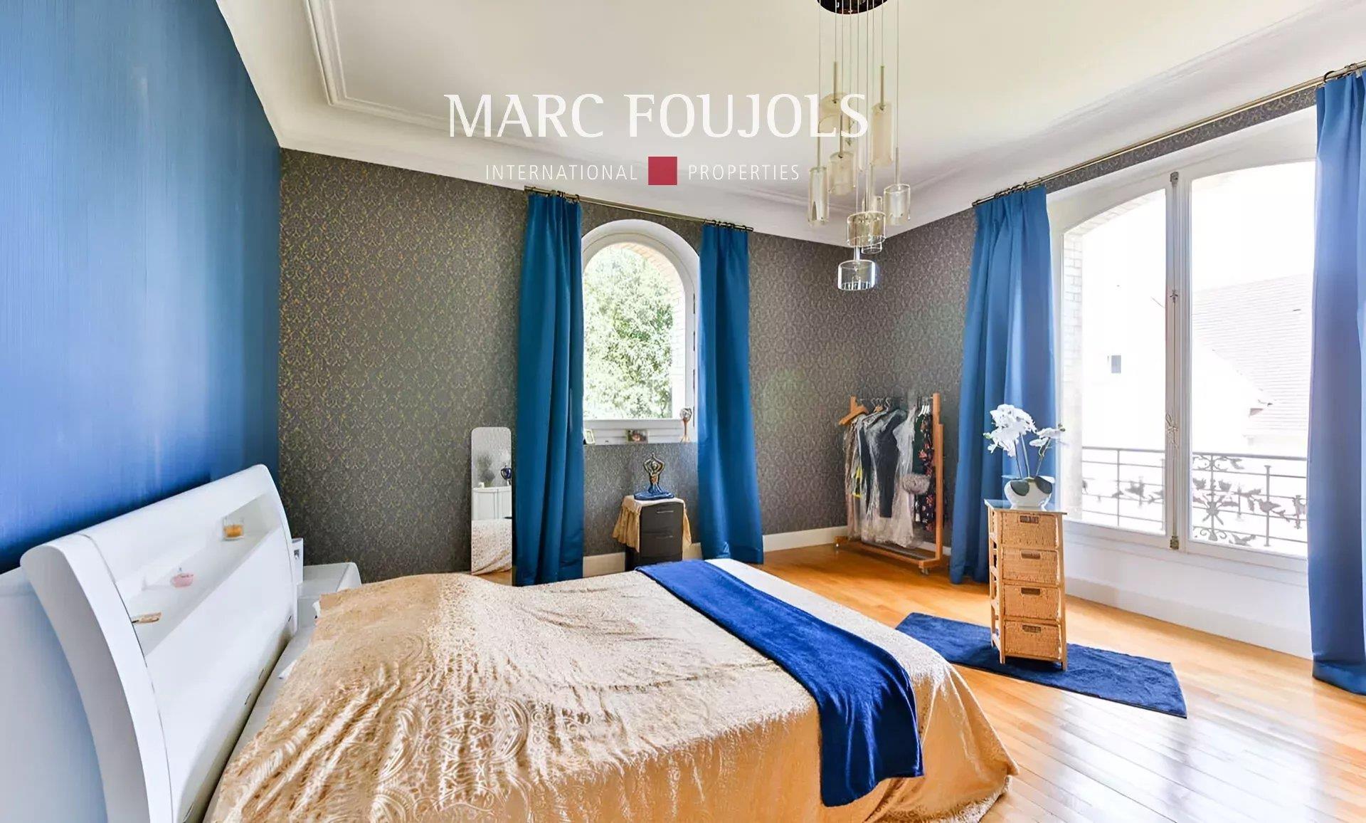 Luxurious Castle Retreat in Saint-Leu-la-Forêt